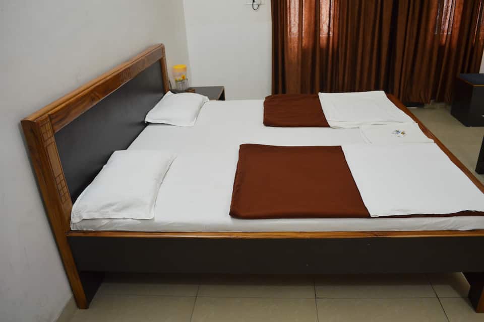 Deluxe Double Bedroom